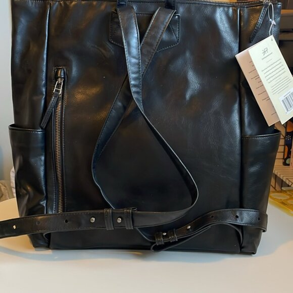 FP Minimalist bag in Black - Picture 3 of 5